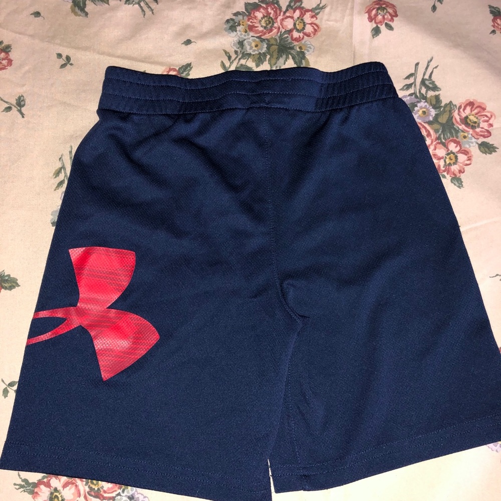 Under Armour Boys Size 5 Navy Shorts Bottoms